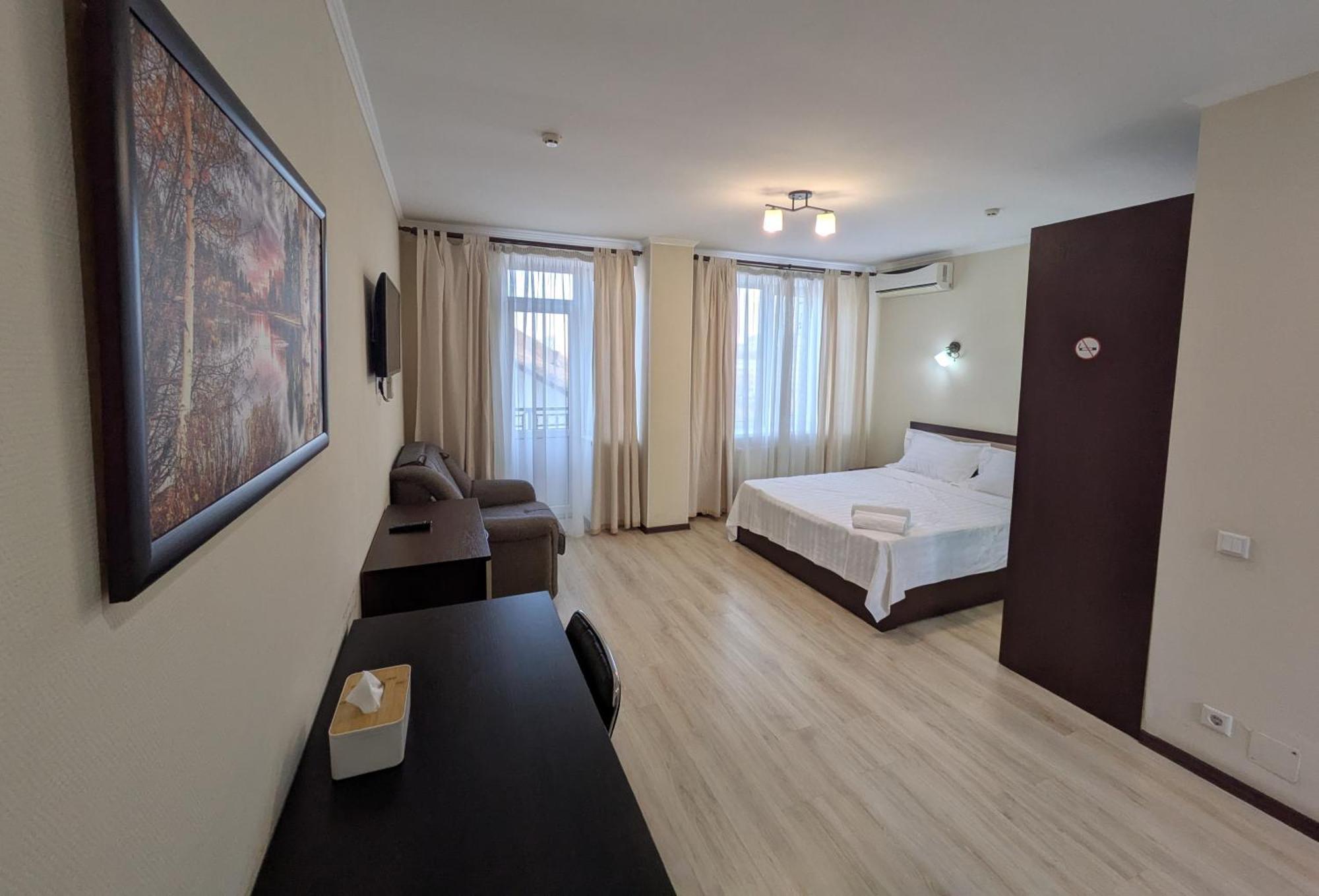 Lolo Hotel Кишинёв Экстерьер фото